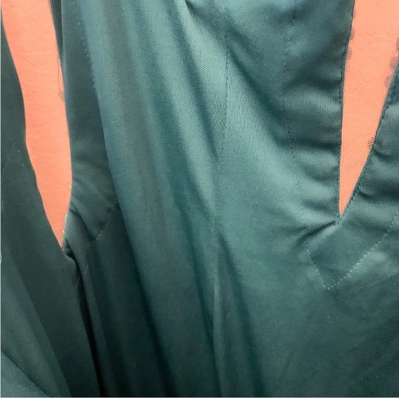 Gorgeous Emerald Green Dress 6/8 - Picture 13 of 13